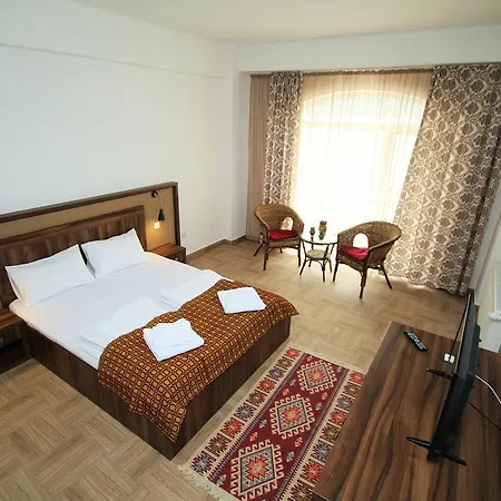 Πανσιόν Mai Danube 3*