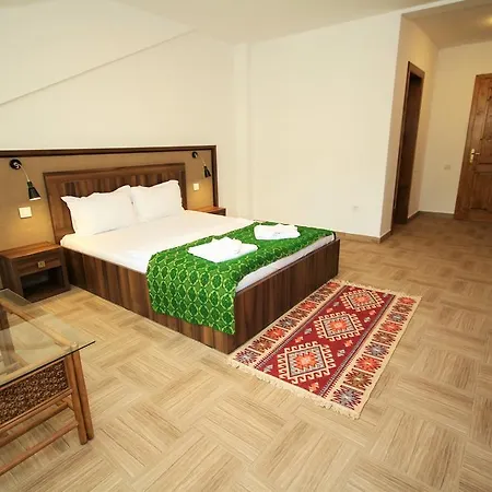 Mai Danube 3*